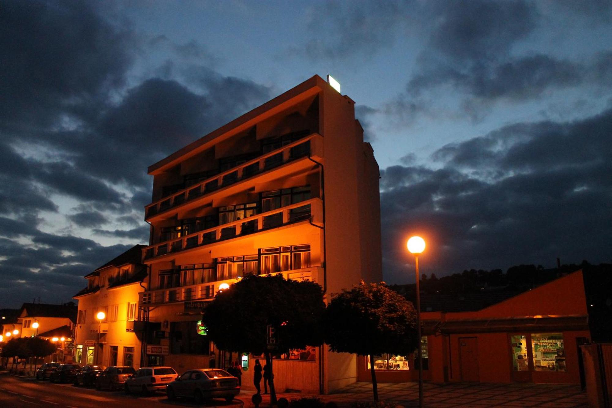 Hotel Krystal Luhačovice Exterior foto